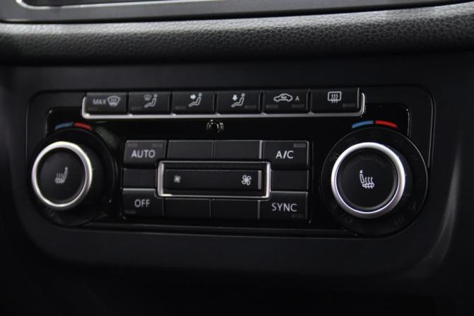 Volkswagen Tiguan I Рестайлинг с пробегом 2013 года, цена 995 950 рублей, 193013 км, внедорожник, Автокод Объявления