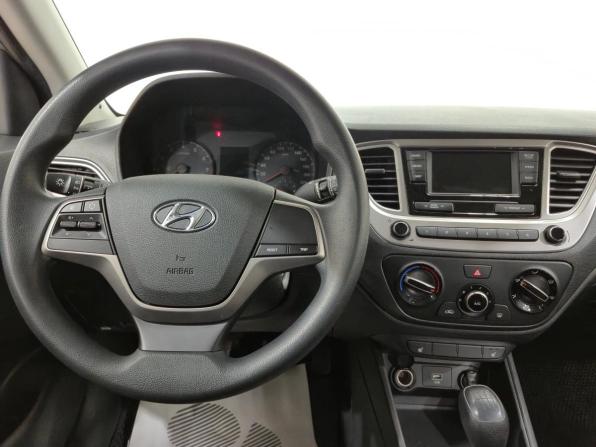 Hyundai Solaris II с пробегом 2019 года, цена 1 330 000 рублей, 127700 км, седан, Автокод Объявления