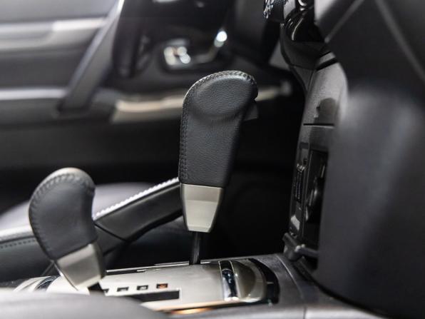 Mitsubishi Pajero IV Рестайлинг 2 с пробегом 2018 года, цена 3 758 000 рублей, 23652 км, внедорожник, Автокод Объявления