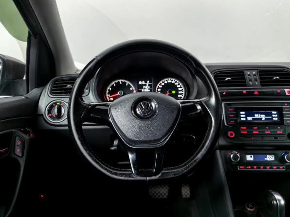 Volkswagen Polo V Рестайлинг с пробегом 2017 года, цена 1 111 000 рублей, 151206 км, седан, Автокод Объявления