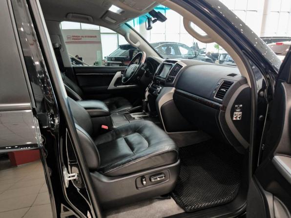 Toyota Land Cruiser 200 Series Рестайлинг 1 с пробегом 2012 года, цена 3 450 000 рублей, 235031 км, внедорожник, Автокод Объявления