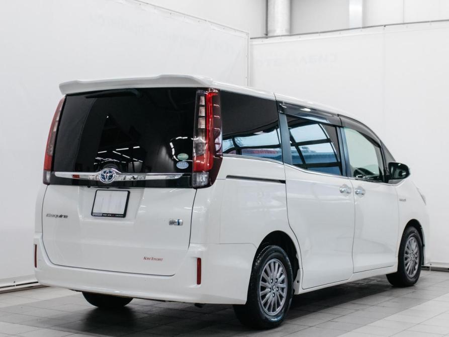 Toyota Esquire I Красноярск  - изображение 5