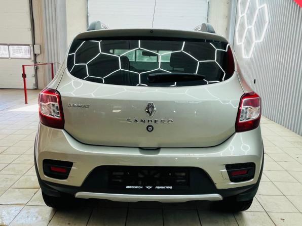 Renault Sandero II с пробегом 2017 года, цена 1 000 000 рублей, 53740 км, хэтчбек, Автокод Объявления