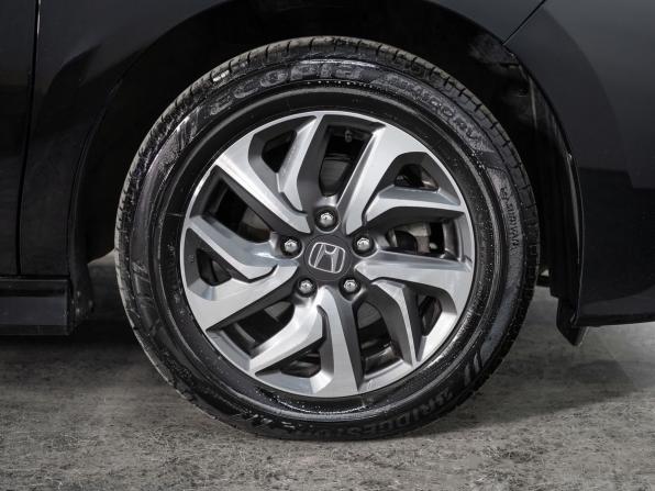 Honda Stepwgn V с пробегом 2015 года, цена 1 850 000 рублей, 156602 км, минивэн, Автокод Объявления