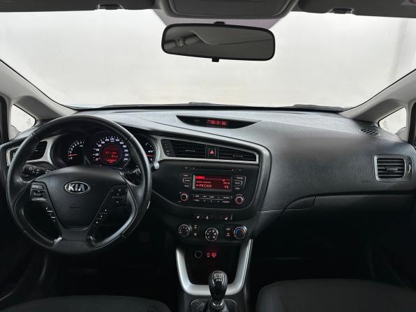 Kia Ceed II Рестайлинг с пробегом 2018 года, цена 1 275 000 рублей, 137065 км, универсал, Автокод Объявления