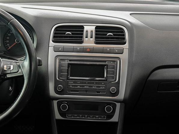 Volkswagen Polo V Рестайлинг с пробегом 2017 года, цена 1 350 000 рублей, 138000 км, седан, Автокод Объявления