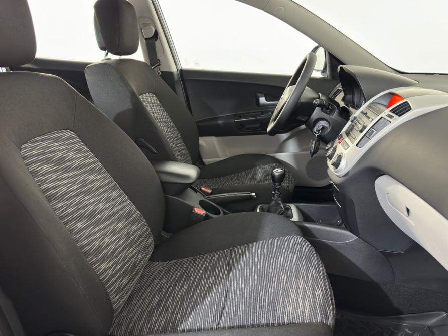 Kia Ceed I Великий Новгород  - изображение 10
