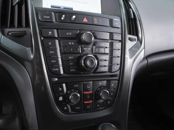 Opel Astra J Рестайлинг с пробегом 2014 года, цена 950 000 рублей, 137222 км, седан, Автокод Объявления