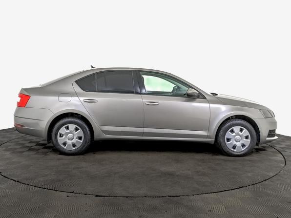 Skoda Octavia III (A7) Рестайлинг с пробегом 2017 года, цена 1 660 000 рублей, 68914 км, лифтбек, Автокод Объявления