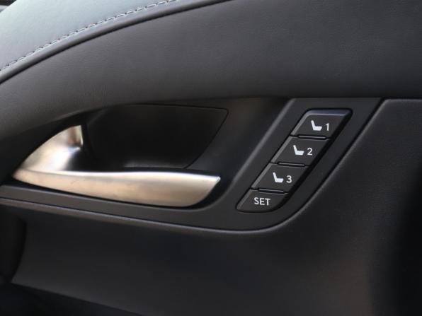 Lexus LX III Рестайлинг 2 с пробегом 2019 года, цена 9 800 000 рублей, 75270 км, внедорожник, Автокод Объявления