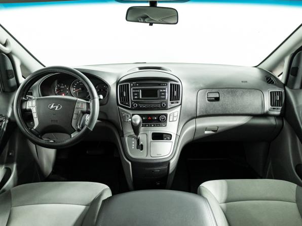 Hyundai H-1 II Рестайлинг с пробегом 2017 года, цена 2 250 000 рублей, 222600 км, минивэн, Автокод Объявления