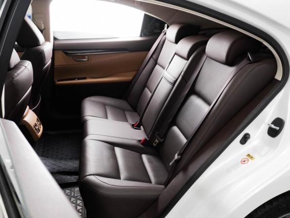 Lexus ES VI Рестайлинг с пробегом 2018 года, цена 2 999 000 рублей, 120737 км, седан, Автокод Объявления