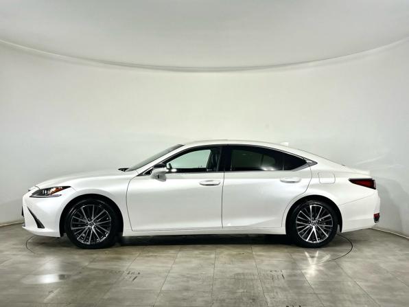 Lexus ES VII Рестайлинг с пробегом 2022 года, цена 4 600 000 рублей, 62220 км, седан, Автокод Объявления