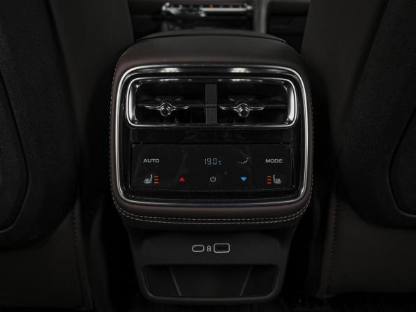 Geely Monjaro I Рестайлинг 2 с пробегом 2025 года, цена 3 799 000 рублей, 4794 км, внедорожник, Автокод Объявления