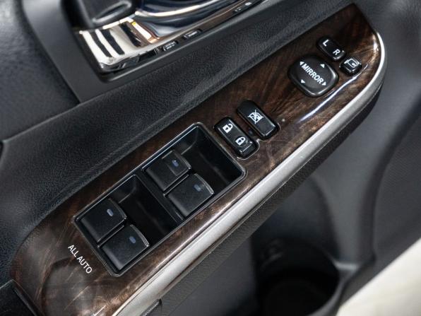 Toyota Camry VII (XV50) Рестайлинг 2 с пробегом 2018 года, цена 2 379 000 рублей, 190146 км, седан, Автокод Объявления