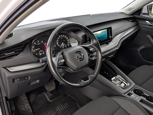 Skoda Octavia IV (A8) с пробегом 2021 года, цена 2 359 000 рублей, 69993 км, лифтбек, Автокод Объявления