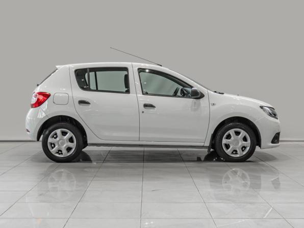 Renault Sandero II с пробегом 2017 года, цена 990 000 рублей, 8138 км, хэтчбек, Автокод Объявления