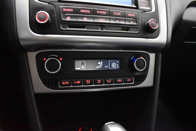 Volkswagen Polo V Рестайлинг с пробегом 2015 года, цена 1 395 000 рублей, 59605 км, седан, Автокод Объявления