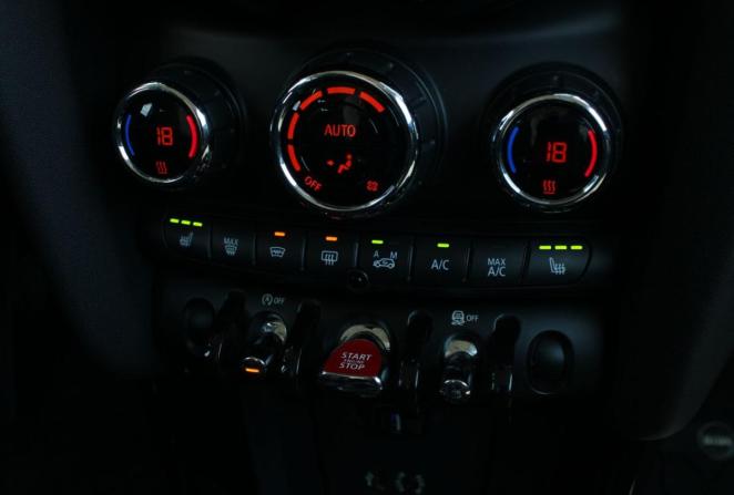 Mini Hatch III (F55/F56) с пробегом 2014 года, цена 1 675 000 рублей, 92633 км, хэтчбек, Автокод Объявления