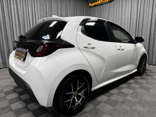 Toyota Yaris IV с пробегом 2021 года, цена 1 380 000 рублей, 103149 км, хэтчбек, Автокод Объявления