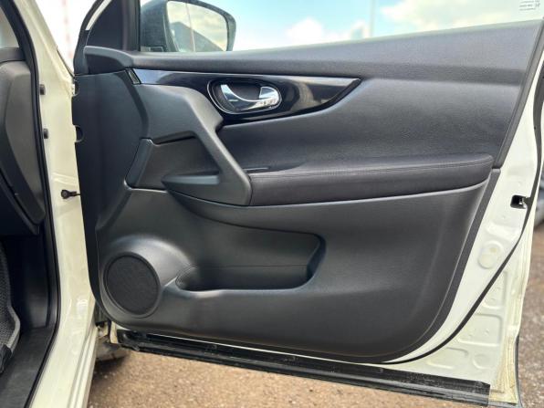 Nissan Qashqai II с пробегом 2017 года, цена 1 740 000 рублей, 124748 км, внедорожник, Автокод Объявления