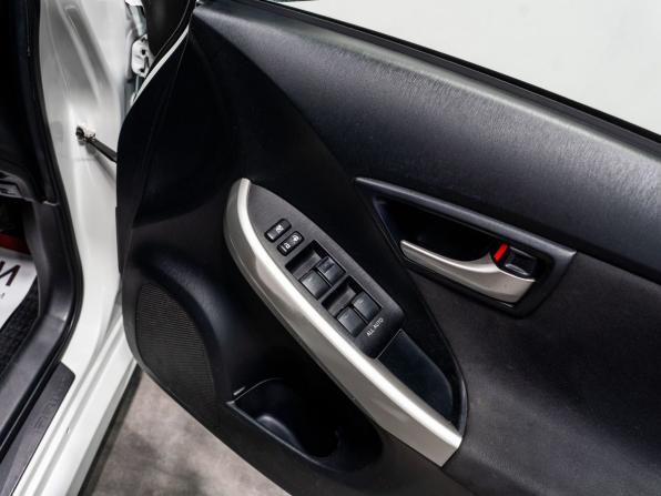 Toyota Prius III Рестайлинг (XW30) с пробегом 2014 года, цена 1 180 000 рублей, 189000 км, лифтбек, Автокод Объявления
