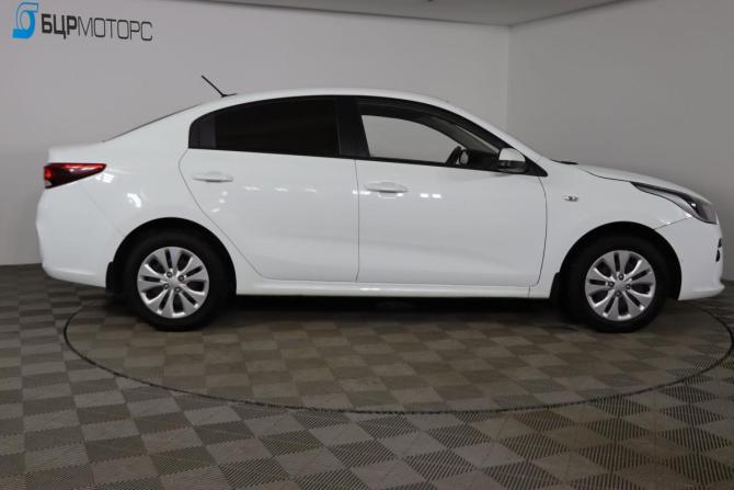 Kia Rio IV с пробегом 2018 года, цена 1 249 990 рублей, 120181 км, седан, Автокод Объявления