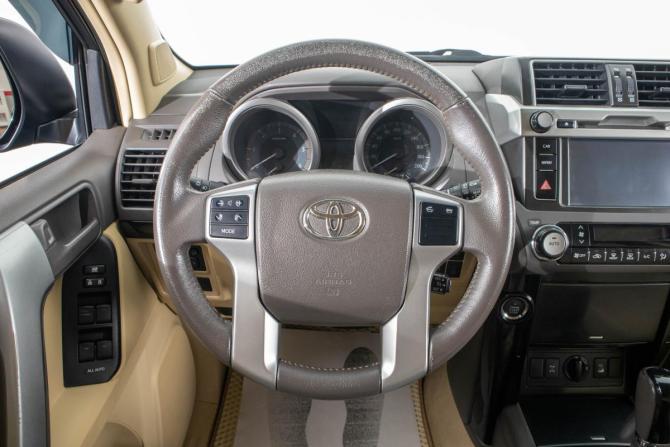 Toyota Land Cruiser Prado 150 Series Рестайлинг 1 с пробегом 2016 года, цена 3 799 000 рублей, 209000 км, внедорожник, Автокод Объявления
