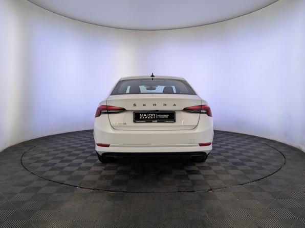 Skoda Octavia IV (A8) с пробегом 2021 года, цена 2 400 000 рублей, 69993 км, лифтбек, Автокод Объявления