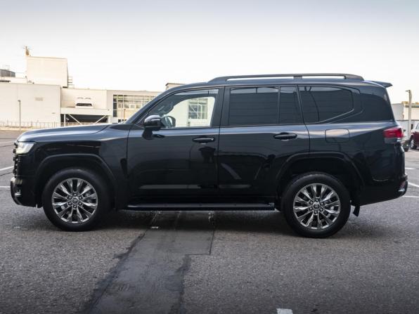 Toyota Land Cruiser 300 Series с пробегом 2023 года, цена 13 598 000 рублей, 18930 км, внедорожник, Автокод Объявления