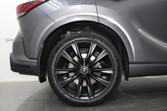Lexus RX V с пробегом 2023 года, цена 10 900 000 рублей, 20050 км, внедорожник, Автокод Объявления
