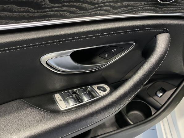 Mercedes-Benz E-Класс V (W213 S213 C238) Рестайлинг с пробегом 2020 года, цена 4 384 900 рублей, 111560 км, седан, Автокод Объявления