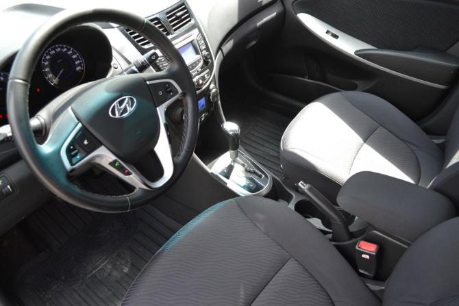 Hyundai Solaris I с пробегом 2012 года, цена 890 000 рублей, 103500 км, седан, Автокод Объявления