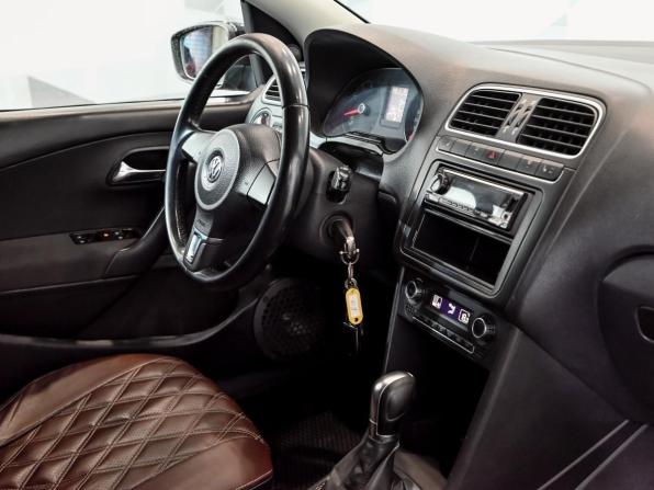 Volkswagen Polo V с пробегом 2014 года, цена 800 000 рублей, 282086 км, седан, Автокод Объявления