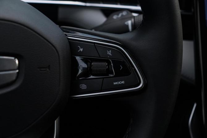 Geely Atlas II с пробегом 2024 года, цена 3 230 000 рублей, 17116 км, внедорожник, Автокод Объявления