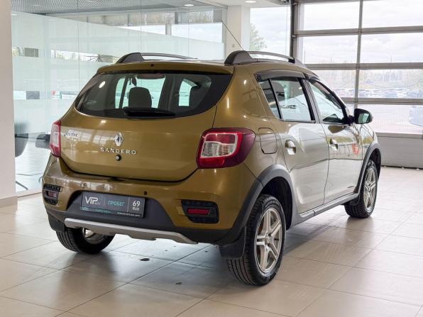 Renault Sandero II с пробегом 2015 года, цена 1 177 000 рублей, 83664 км, хэтчбек, Автокод Объявления