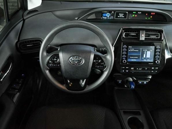 Toyota Prius IV (XW50) с пробегом 2021 года, цена 2 550 000 рублей, 41207 км, лифтбек, Автокод Объявления