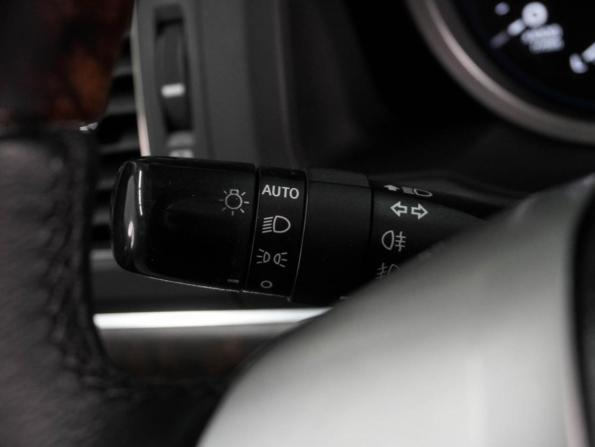 Toyota Land Cruiser 200 Series Рестайлинг 1 с пробегом 2015 года, цена 4 289 000 рублей, 247591 км, внедорожник, Автокод Объявления