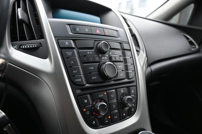 Opel Astra J с пробегом 2010 года, цена 590 000 рублей, 230000 км, хэтчбек, Автокод Объявления