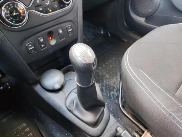 Renault Sandero II с пробегом 2015 года, цена 698 750 рублей, 115001 км, хэтчбек, Автокод Объявления