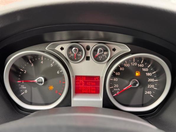 Ford Focus II Рестайлинг с пробегом 2010 года, цена 570 000 рублей, 256158 км, седан, Автокод Объявления