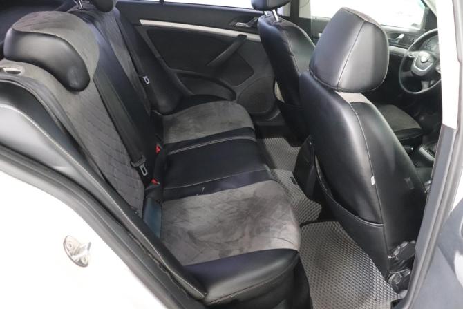 Skoda Octavia II (A5) Рестайлинг с пробегом 2013 года, цена 736 000 рублей, 182815 км, лифтбек, Автокод Объявления