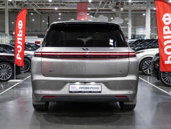 Li Auto (Lixiang) L8 I с пробегом 2022 года, цена 6 250 000 рублей, 4530 км, внедорожник, Автокод Объявления
