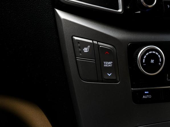 Hyundai H-1 II Рестайлинг с пробегом 2016 года, цена 2 199 000 рублей, 193419 км, минивэн, Автокод Объявления