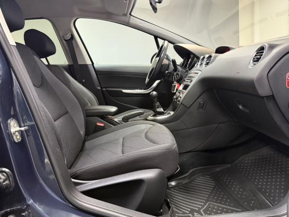 Peugeot 408 I с пробегом 2016 года, цена 715 000 рублей, 107000 км, седан, Автокод Объявления