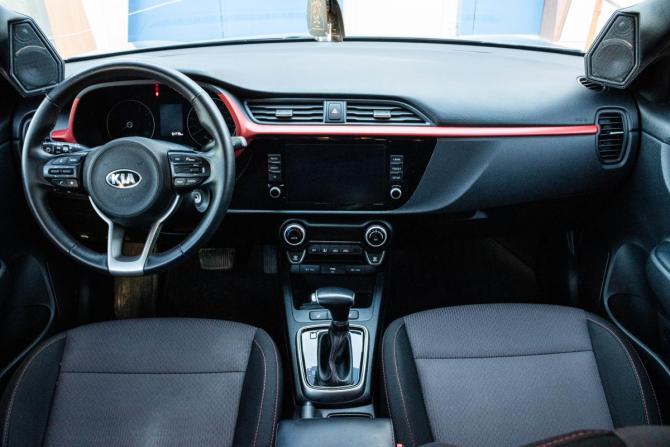 Kia Rio IV Рестайлинг с пробегом 2020 года, цена 1 418 000 рублей, 64778 км, седан, Автокод Объявления