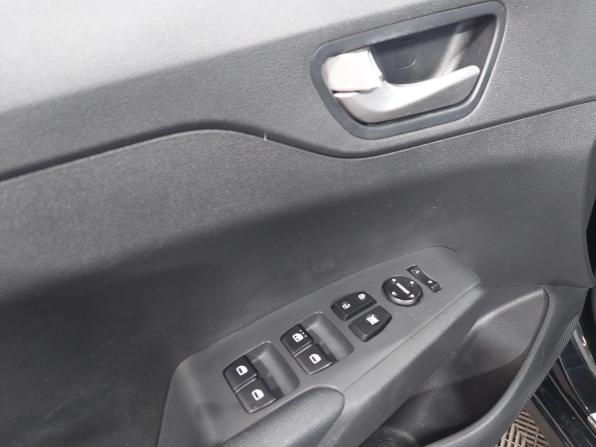 Hyundai Solaris II Рестайлинг с пробегом 2021 года, цена 1 320 000 рублей, 146300 км, седан, Автокод Объявления