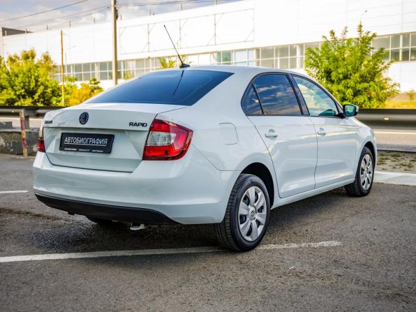 Skoda Rapid I Рестайлинг с пробегом 2017 года, цена 1 248 000 рублей, 92144 км, лифтбек, Автокод Объявления