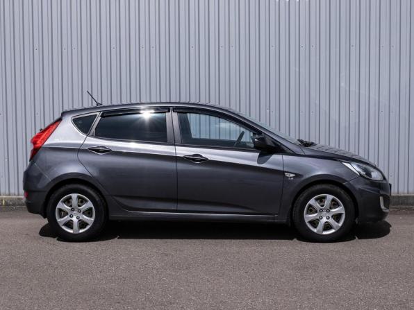 Hyundai Solaris I с пробегом 2012 года, цена 899 000 рублей, 182276 км, хэтчбек, Автокод Объявления