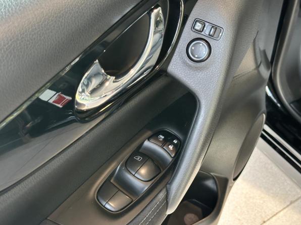Nissan Qashqai II с пробегом 2017 года, цена 1 680 000 рублей, 131122 км, внедорожник, Автокод Объявления